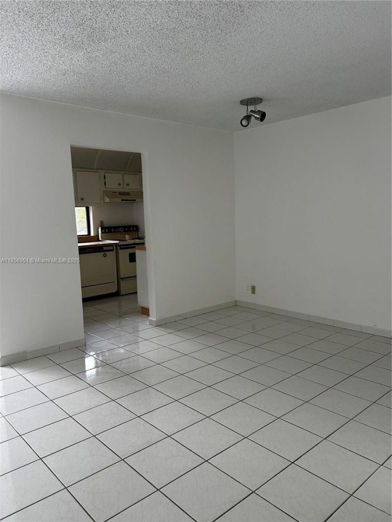 16919 N Bay Rd, Unit 206, Sunny Isles Beach, FL 33160 Photo
