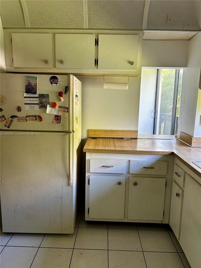 16919 N Bay Rd, Unit 206, Sunny Isles Beach, FL 33160 Photo