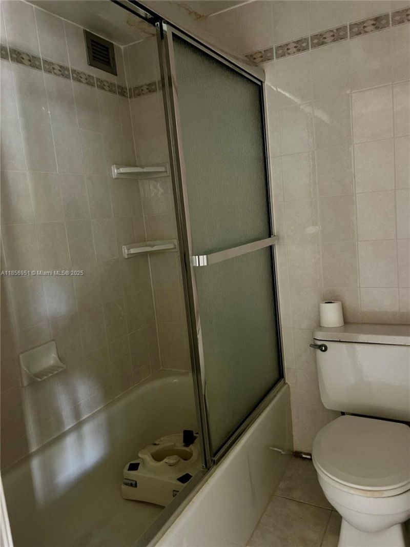 16919 N Bay Rd, Unit 206, Sunny Isles Beach, FL 33160 Photo