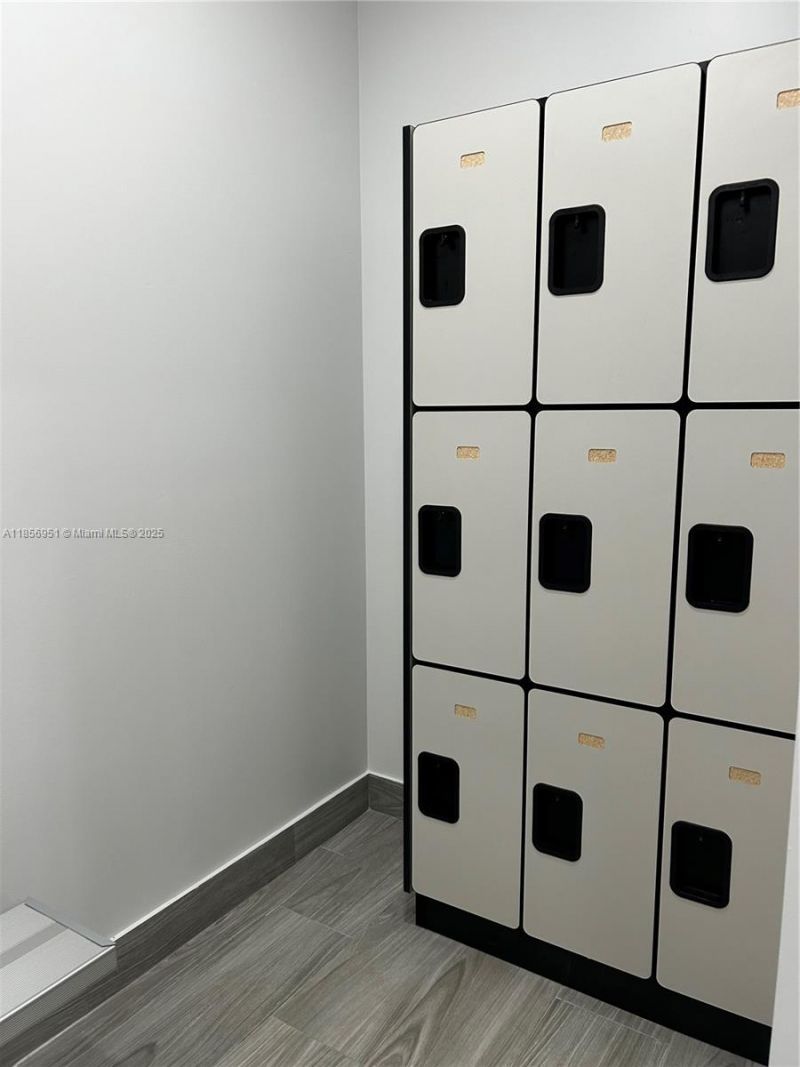 16919 N Bay Rd, Unit 206, Sunny Isles Beach, FL 33160 Photo