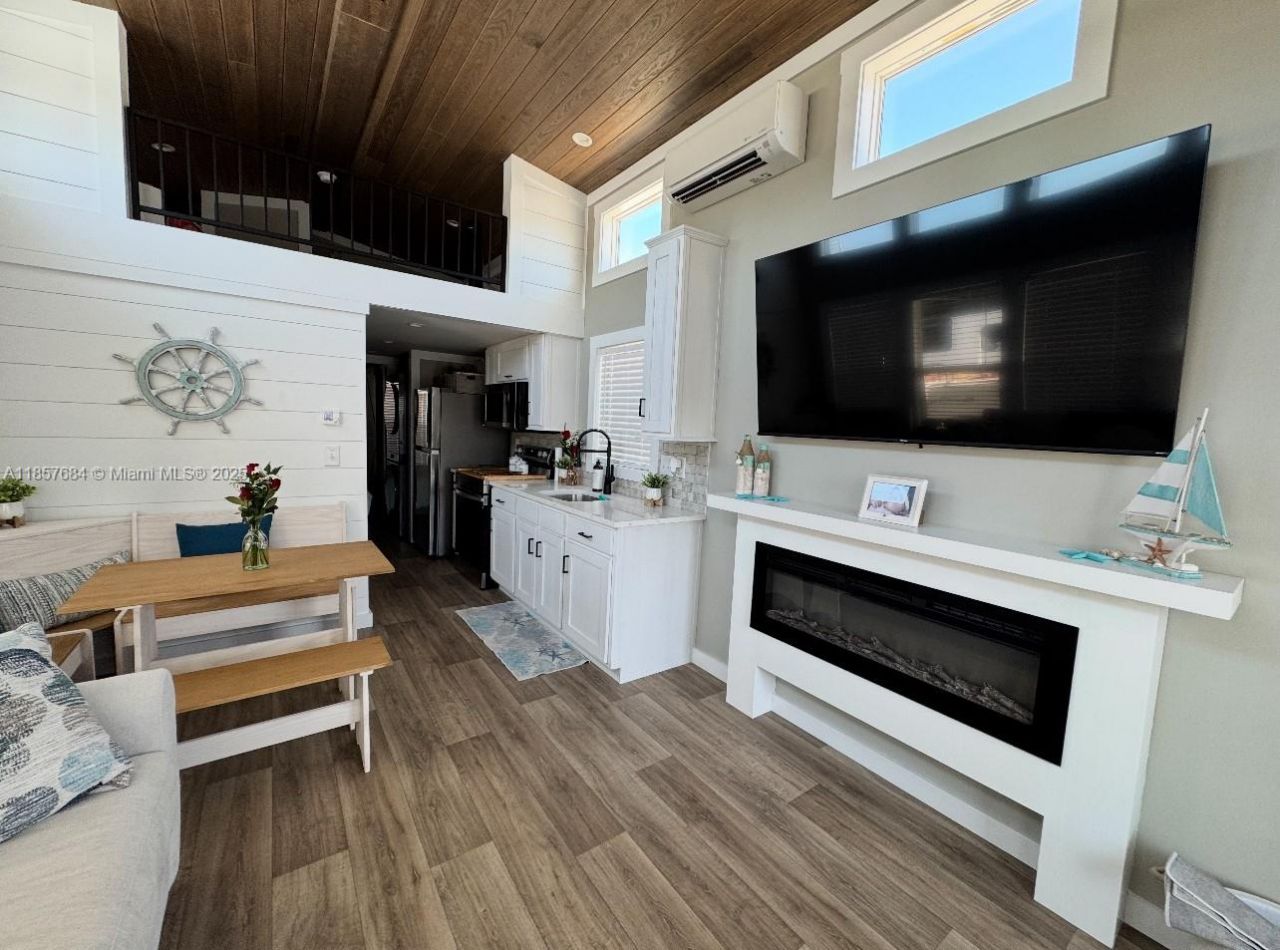 325 Calusa St 302, Key Largo, FL 33037 Photo