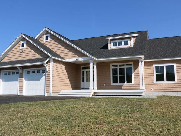 441 Blane Circle, Unit 12, Pembroke, NH 03275
