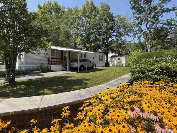 101 Robinhood Drive, Exeter, NH 03833