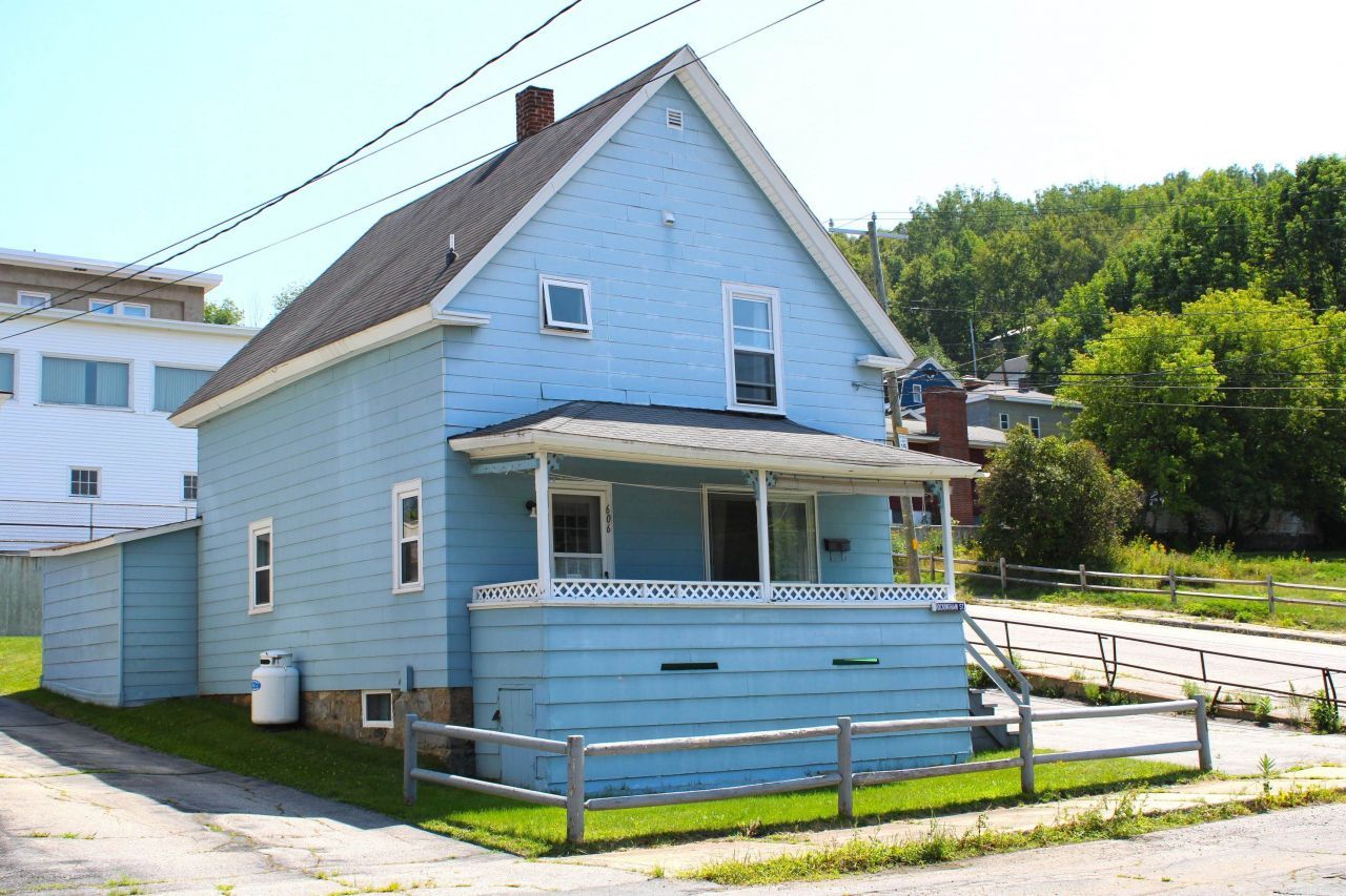 606 Rockingham Street Berlin, NH 03570