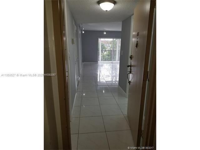 4160 Inverrary Dr, Unit 505, Lauderhill, FL 33319 Photo