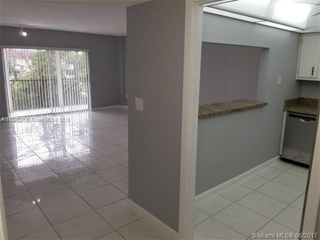 4160 Inverrary Dr, Unit 505, Lauderhill, FL 33319 Photo
