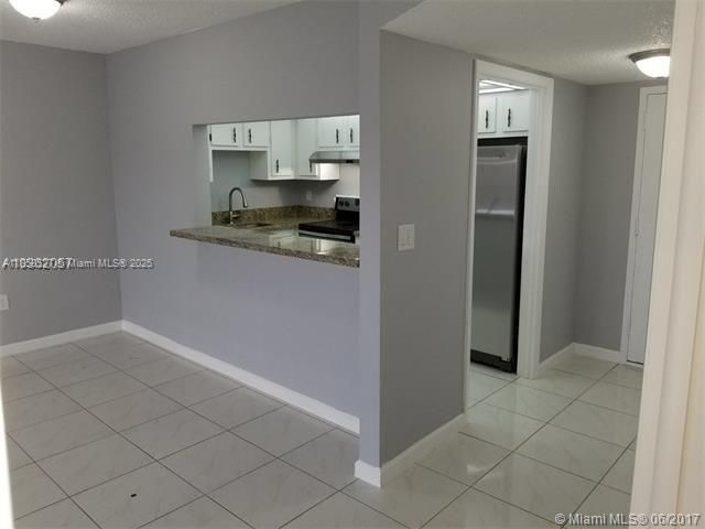 4160 Inverrary Dr, Unit 505, Lauderhill, FL 33319 Photo