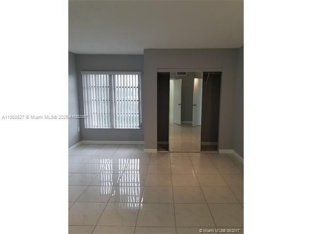 4160 Inverrary Dr, Unit 505, Lauderhill, FL 33319 Photo