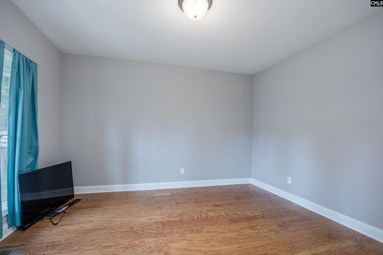 5241 Knopf Drive Photo 9