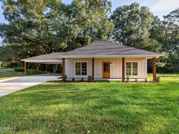 629 Shirley Sanford Road, Seminary, MS 39479