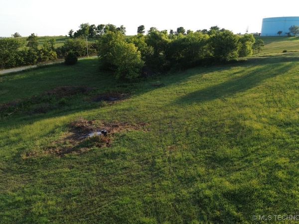 24 N 3985 Road, Collinsville, OK 74021