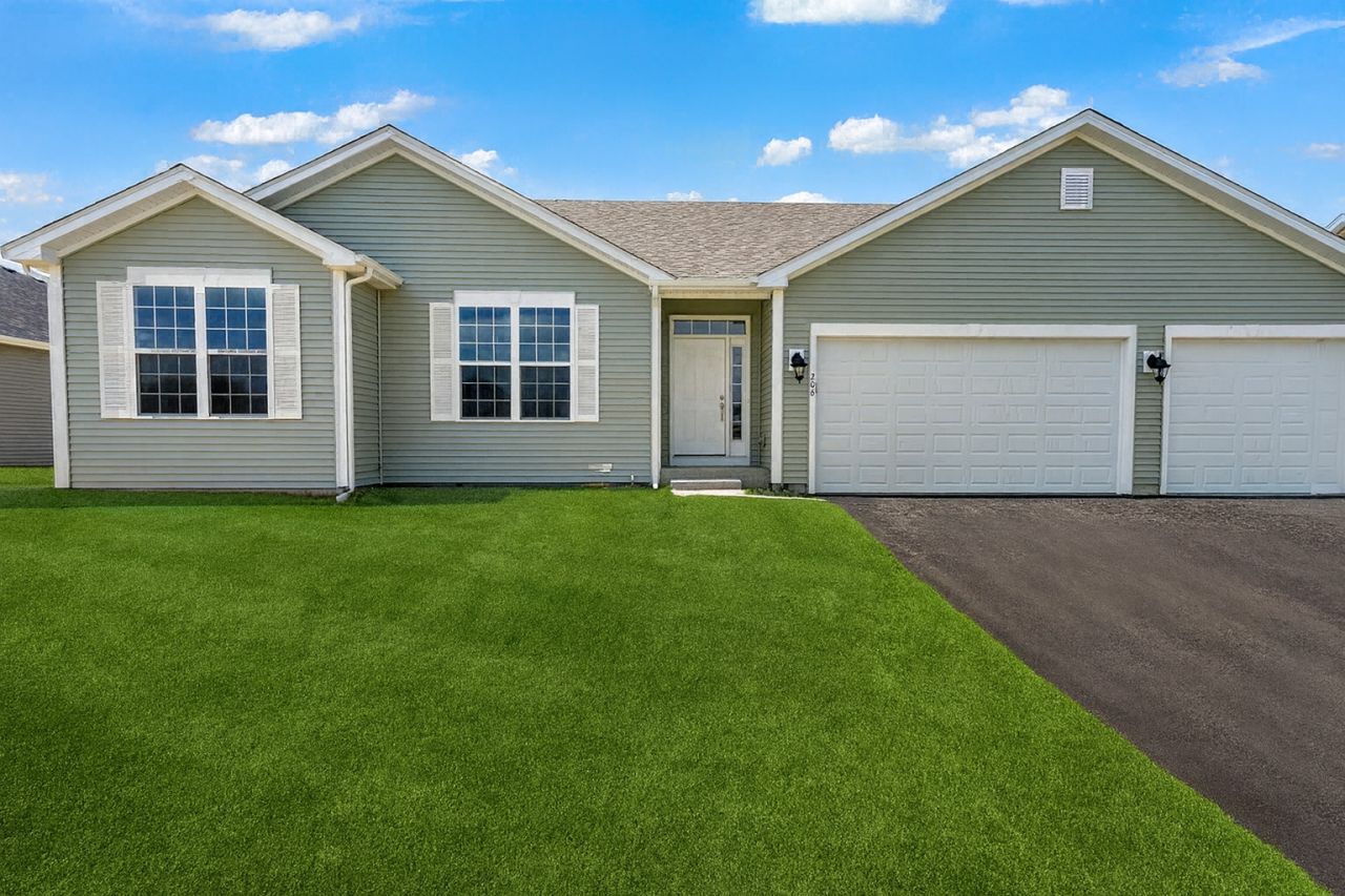 206 Cress Creek Trail, Poplar Grove, IL 61065