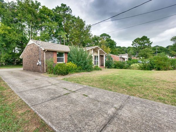 5409 Country Dr, Nashville, TN 37211
