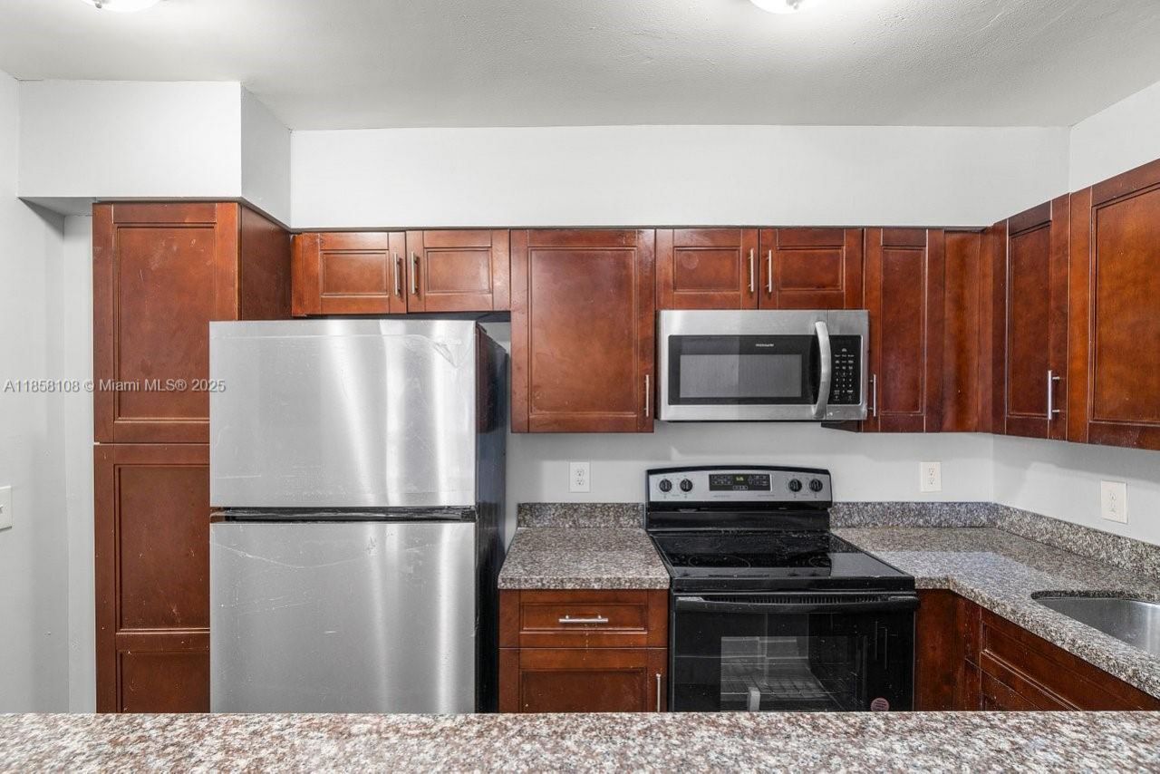 1530 Crescent Cir, West Palm Beach, FL 33403 Photo