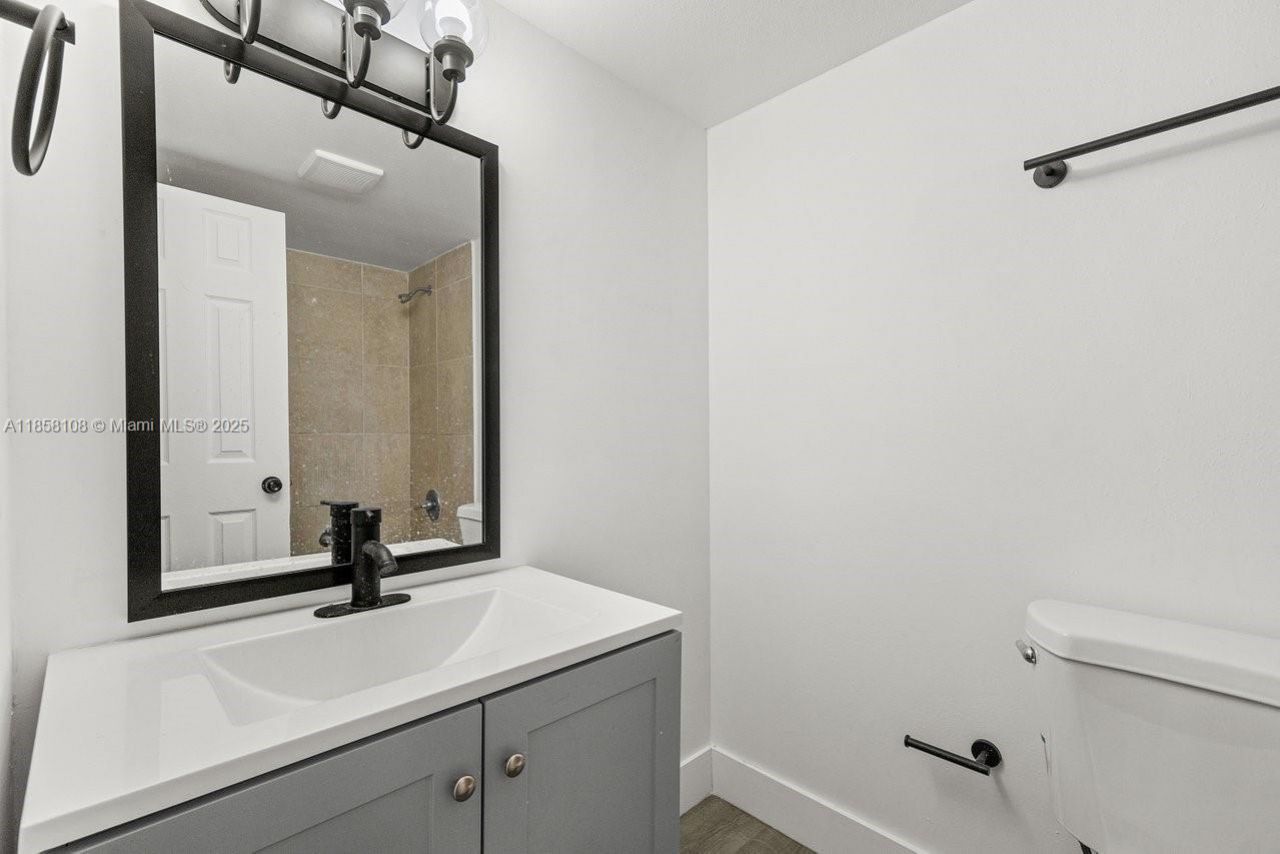 1530 Crescent Cir, West Palm Beach, FL 33403 Photo