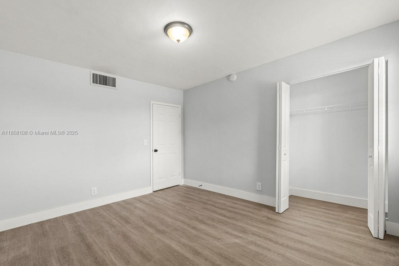 1530 Crescent Cir, West Palm Beach, FL 33403 Photo