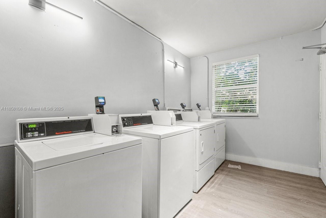 1530 Crescent Cir, West Palm Beach, FL 33403 Photo