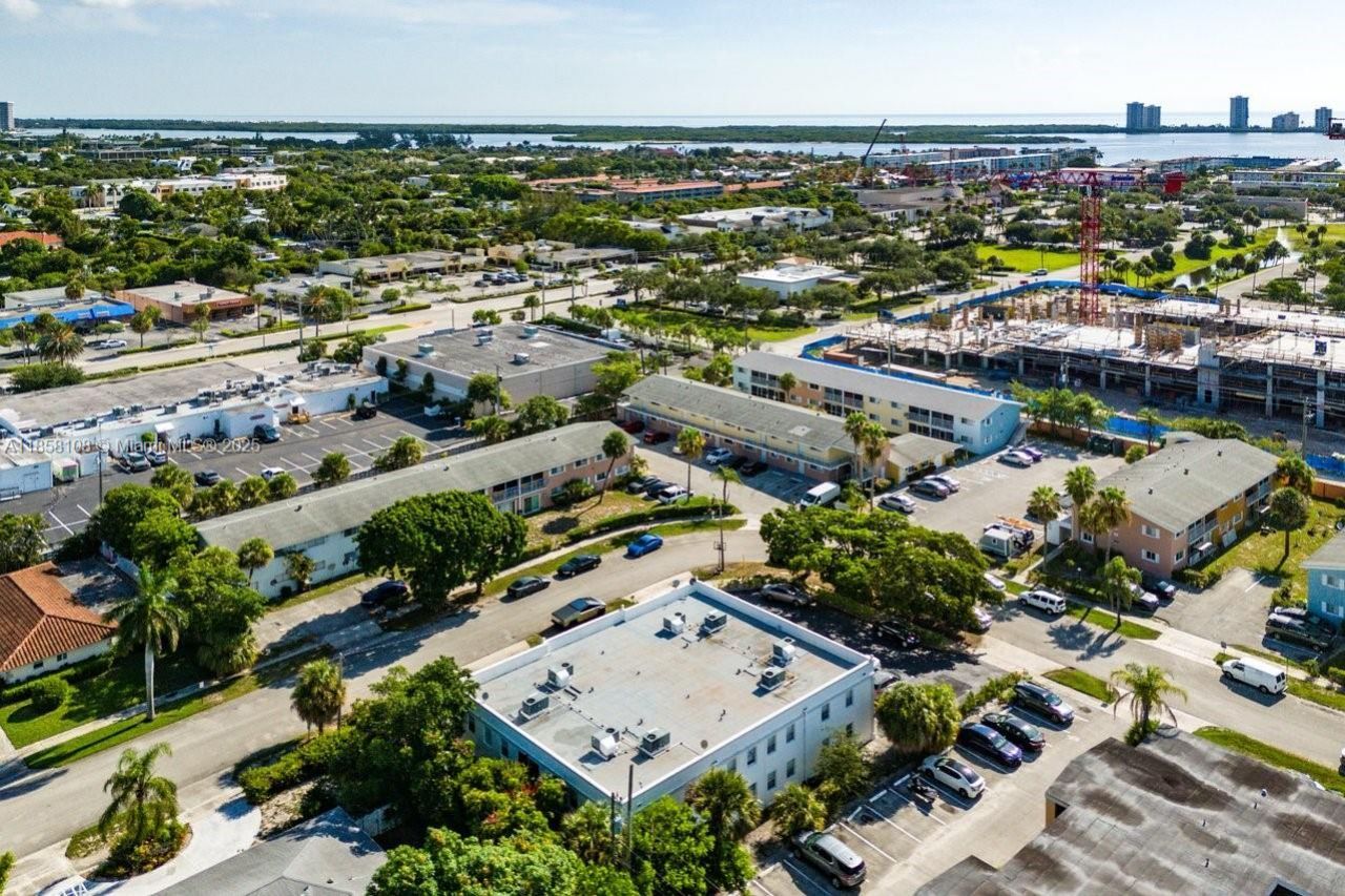 1530 Crescent Cir, West Palm Beach, FL 33403 Photo