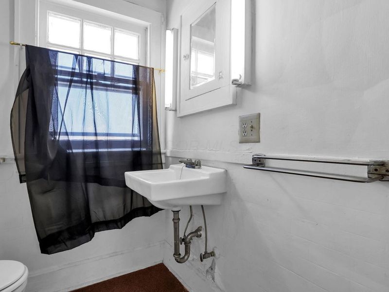 3049 Cleveland Avenue, Columbus, OH 43224 Photo 32