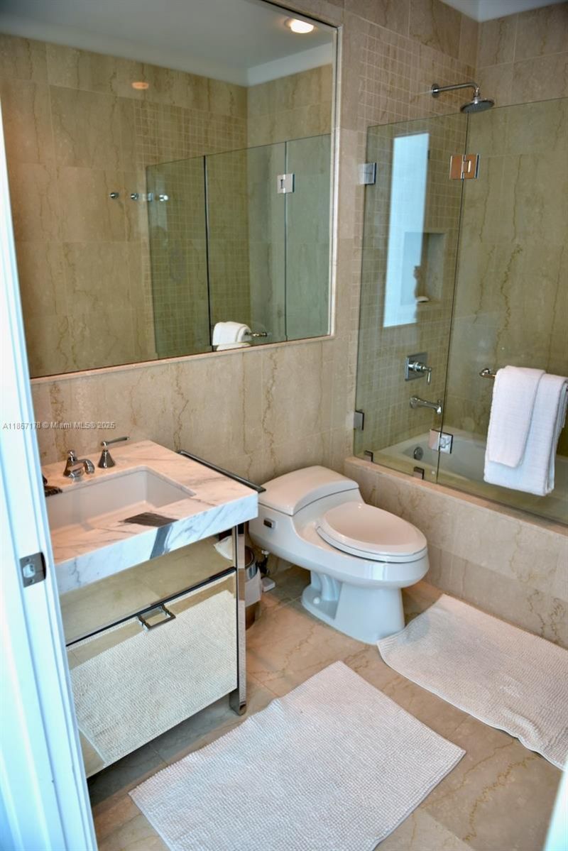 17475 Collins Ave, Unit 2802, Sunny Isles Beach, FL 33160 Photo