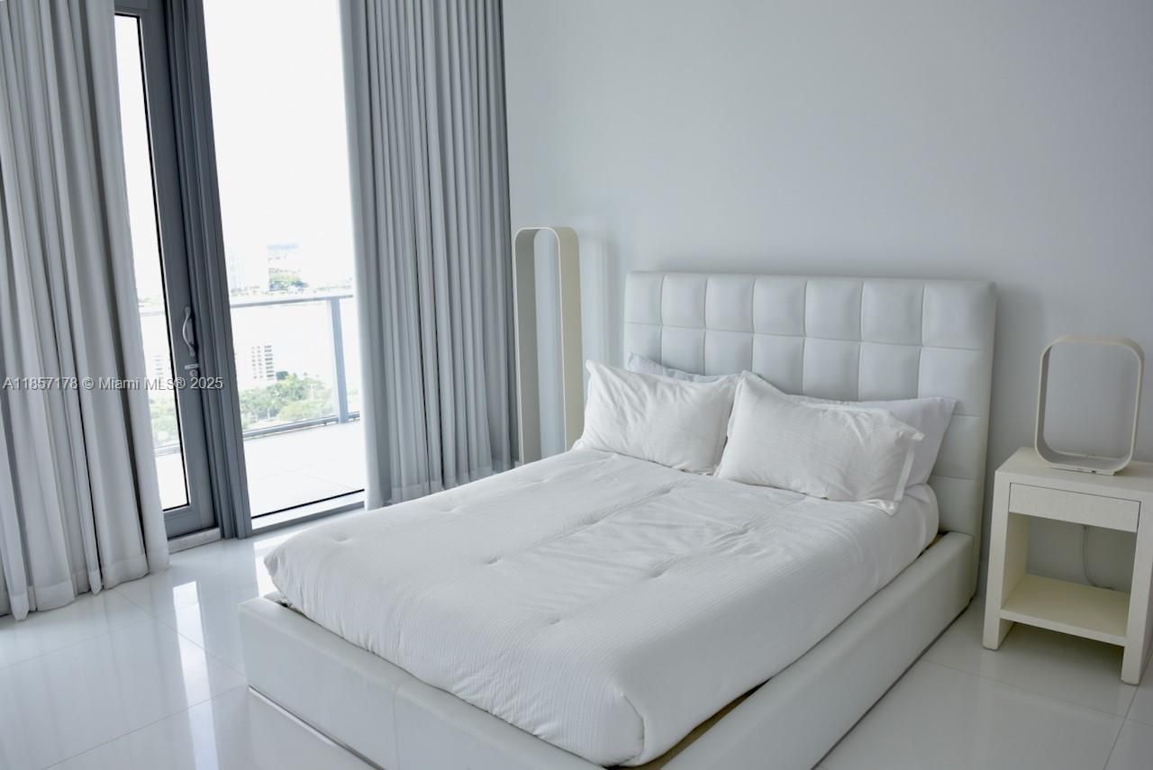 17475 Collins Ave, Unit 2802, Sunny Isles Beach, FL 33160 Photo