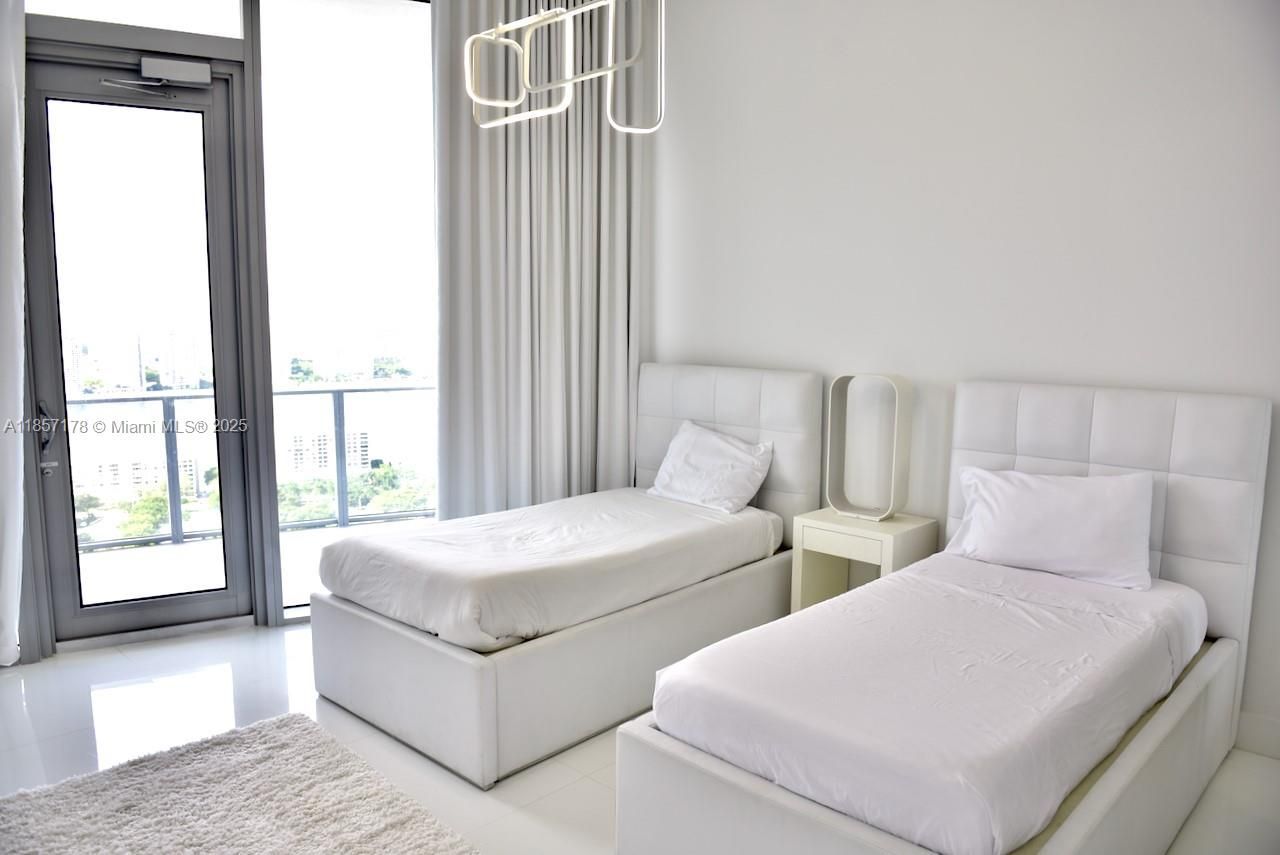 17475 Collins Ave, Unit 2802, Sunny Isles Beach, FL 33160 Photo