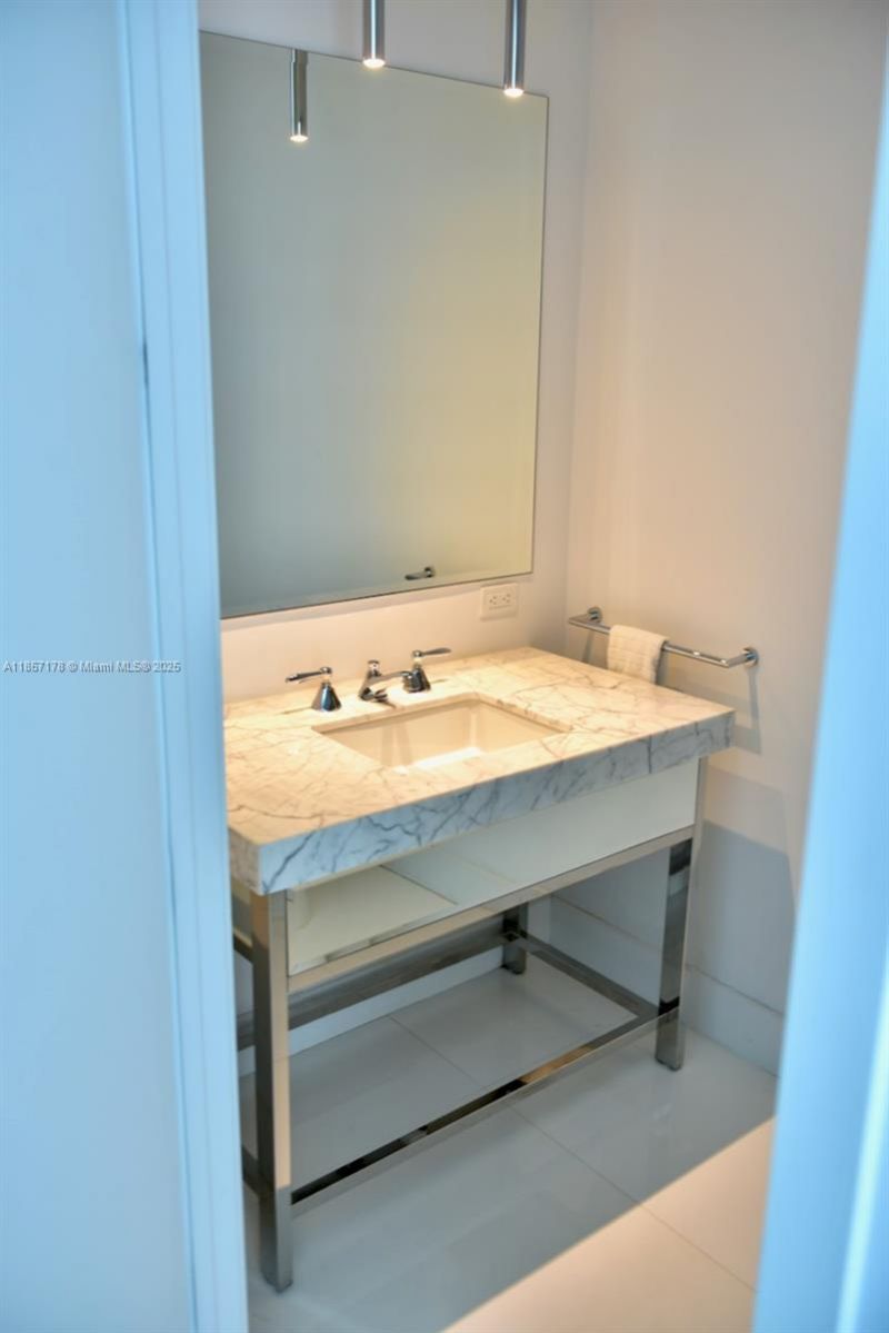 17475 Collins Ave, Unit 2802, Sunny Isles Beach, FL 33160 Photo