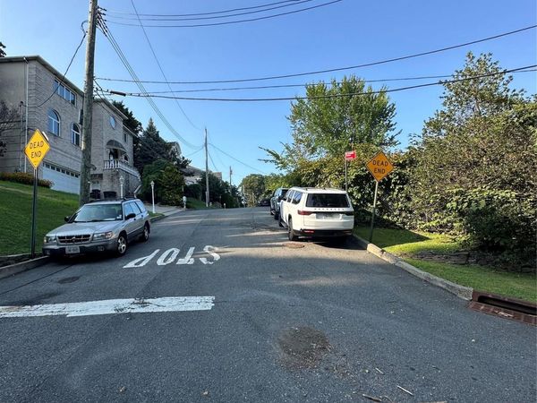 1 Douglas Court, Staten Island, NY 00000