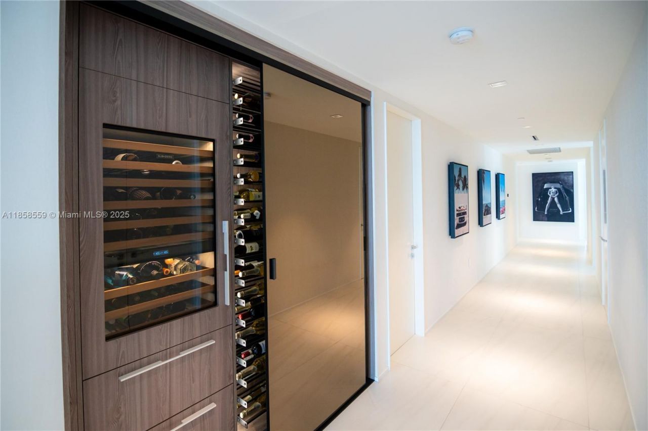 1000 Biscayne Blvd, Unit 3502, Miami, FL 33132 Photo