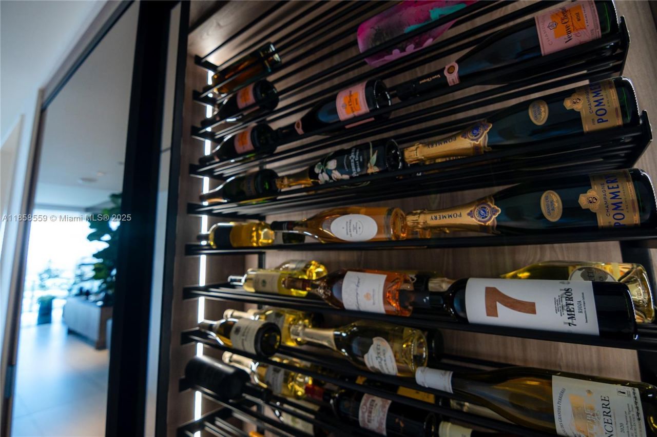 1000 Biscayne Blvd, Unit 3502, Miami, FL 33132 Photo