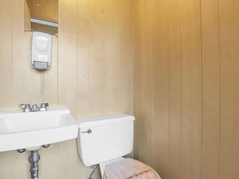 3049 Cleveland Avenue, Columbus, OH 43224 Photo 16