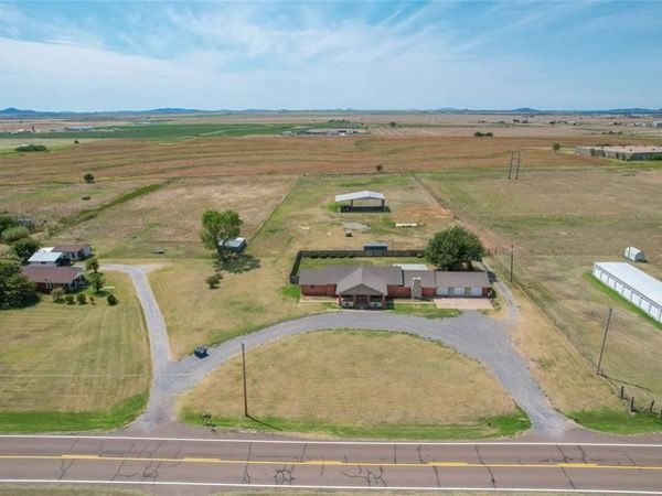 1826 E Iris Avenue, Hobart, OK 73651