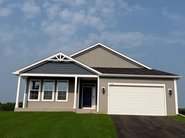 202 Cress Creek Trail, Poplar Grove, IL 61065