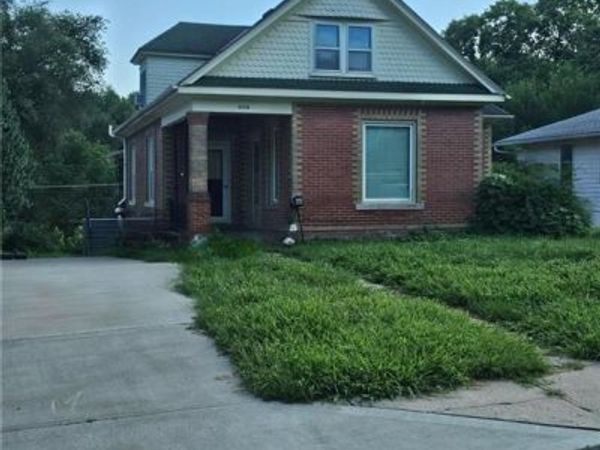 1136 Kearney Street, Atchison, KS 66002