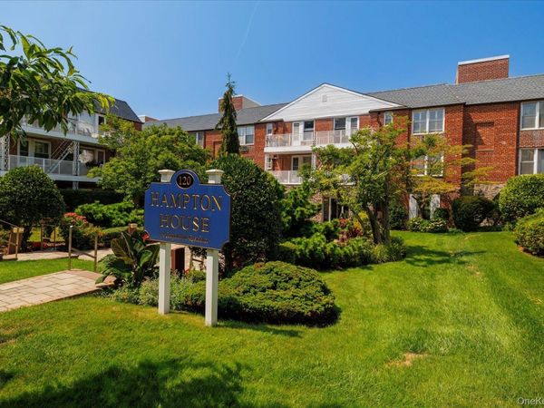 120 Morris Avenue, Unit A19, Rockville Centre, NY 11570