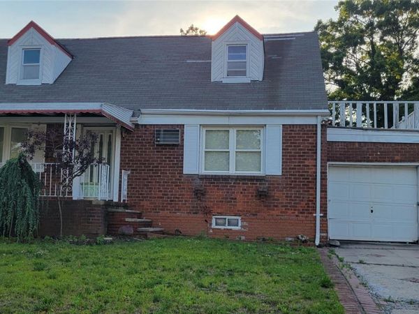 6 Newburgh Street, Elmont, NY 11003
