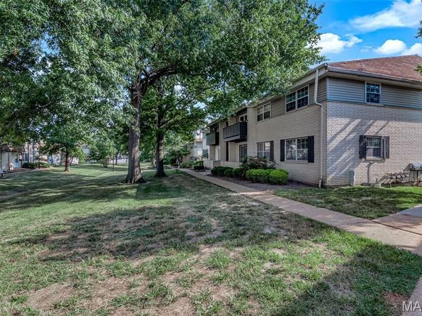 128 Shadalane Walk, Unit A, Ballwin, MO 63011