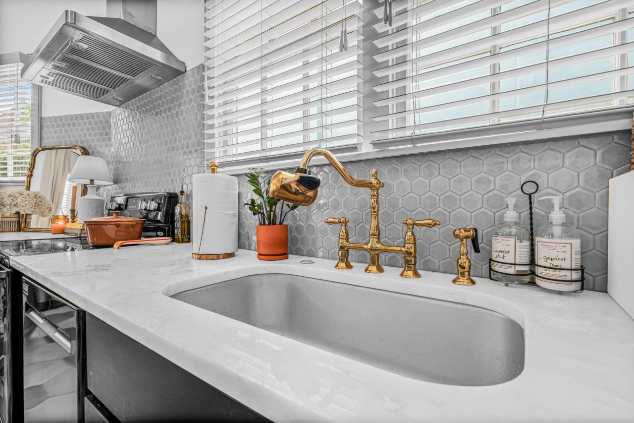 35 Society Street Photo 11