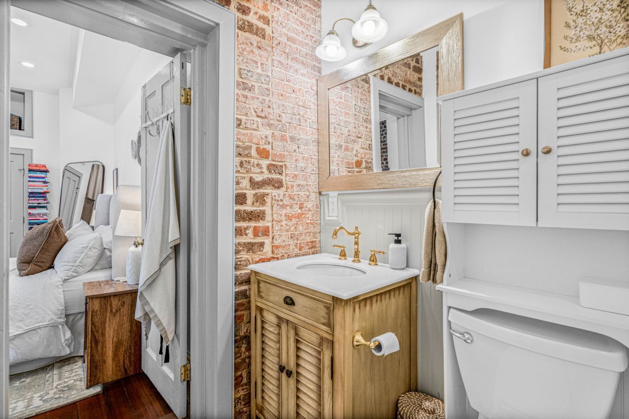 35 Society Street Photo 18