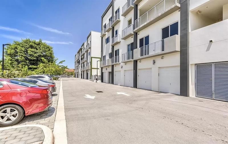 1044 18th Avenue, Unit 203, Fort Lauderdale, FL 33309 Photo