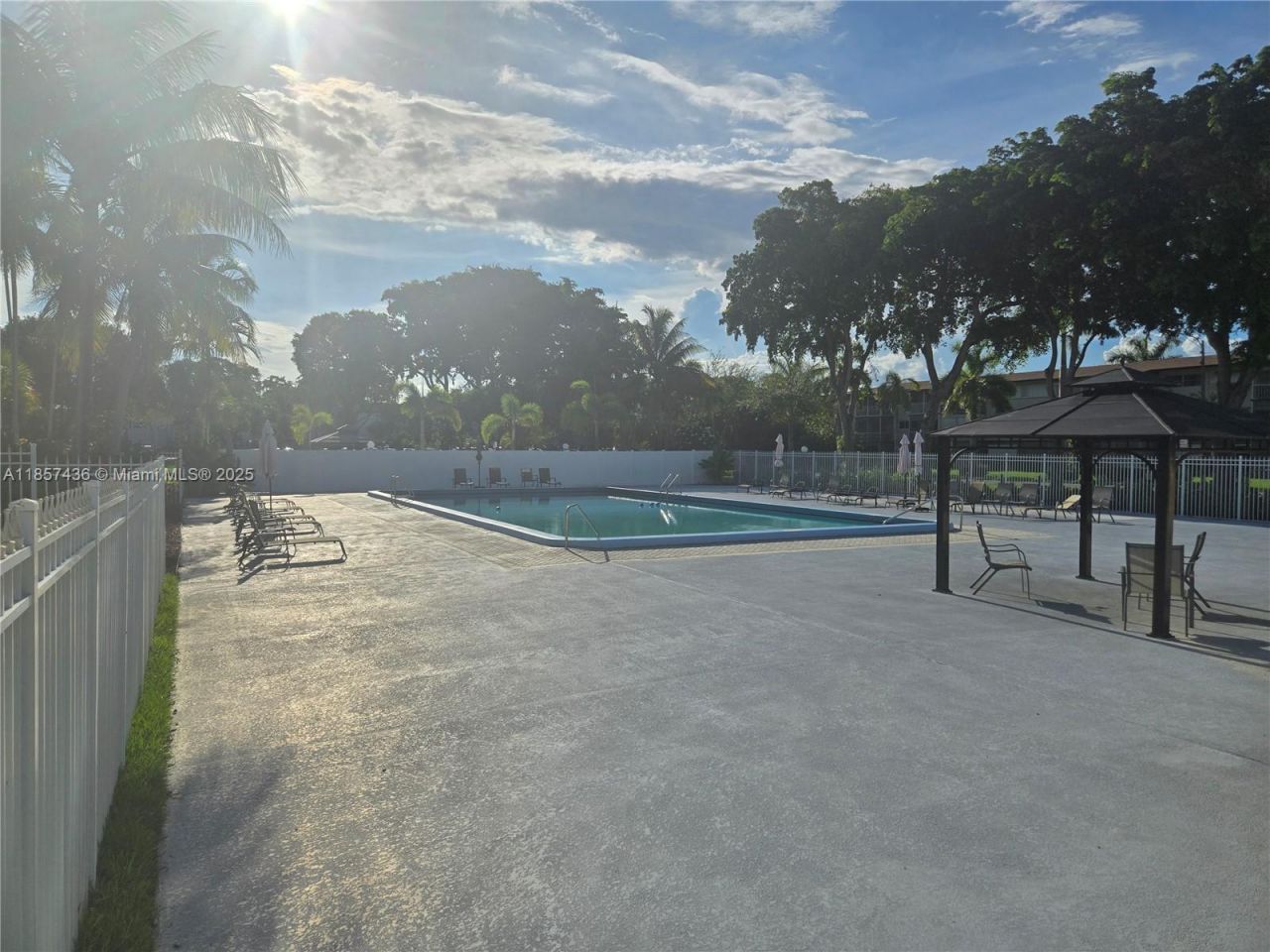 1001 Hillcrest Ct, Unit 302, Hollywood, FL 33021 Photo