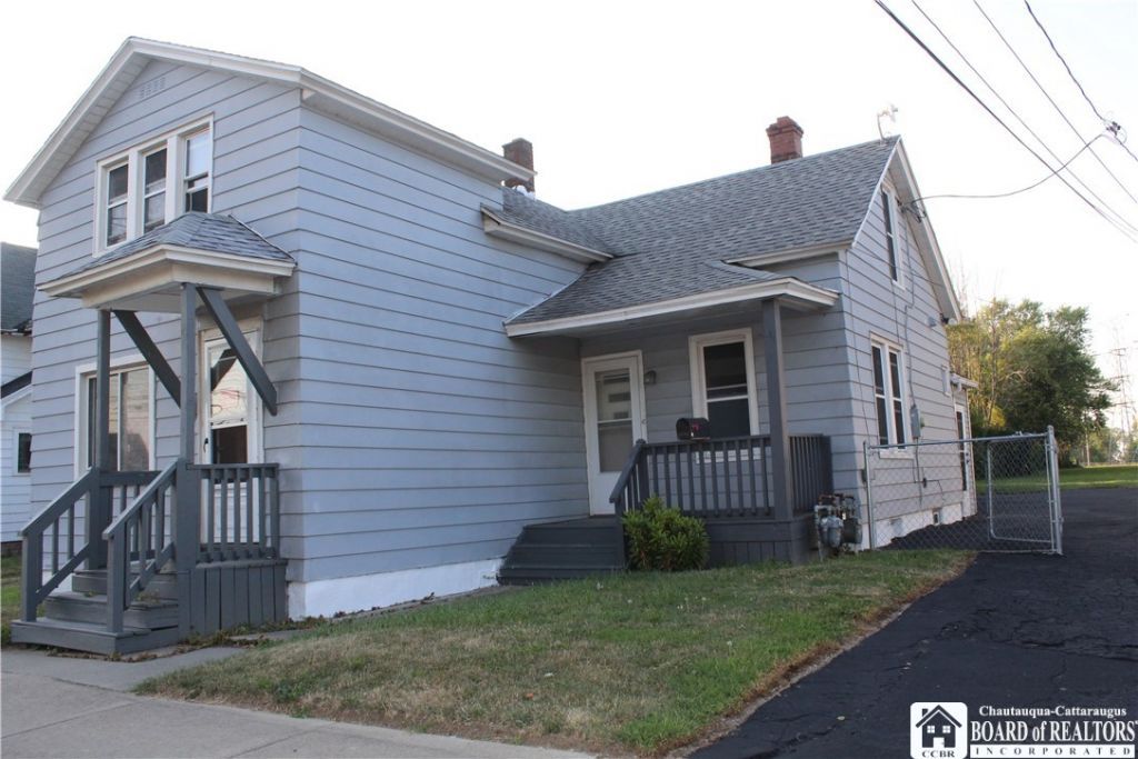 216-218 Lake Shore Drive W, Dunkirk, NY 14048 Main Photo