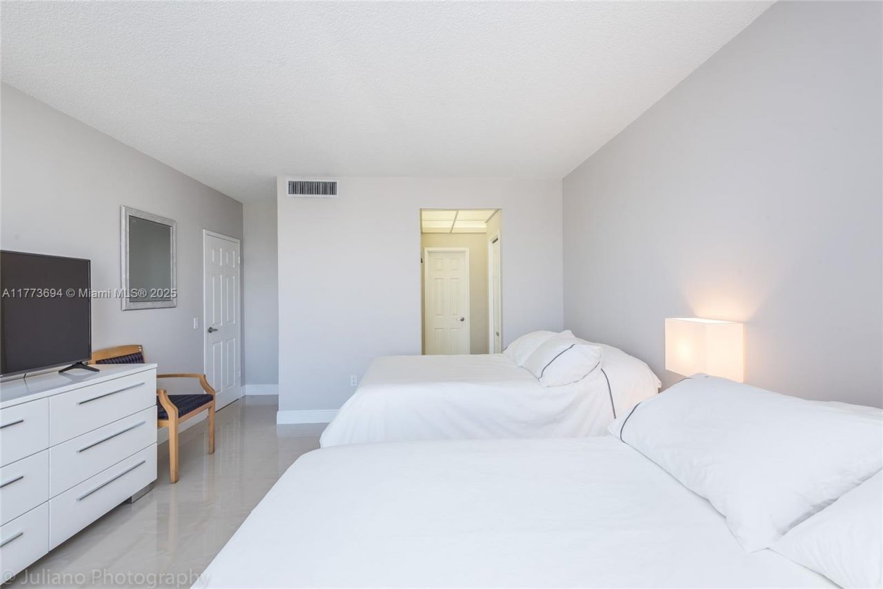 3505 S Ocean Dr, Unit 504, Hollywood, FL 33019 Photo