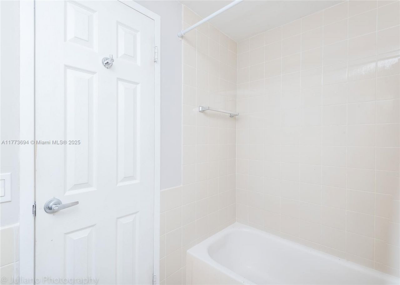3505 S Ocean Dr, Unit 504, Hollywood, FL 33019 Photo