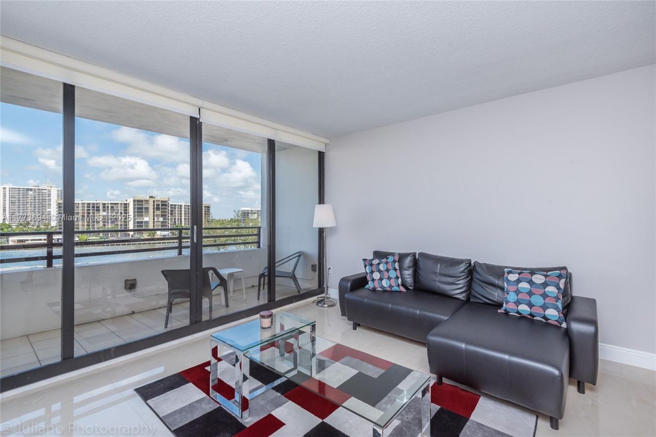 3505 S Ocean Dr, Unit 504, Hollywood, FL 33019 Photo
