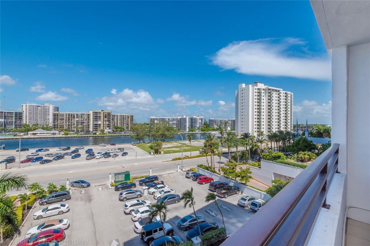 3505 S Ocean Dr, Unit 504, Hollywood, FL 33019 Photo
