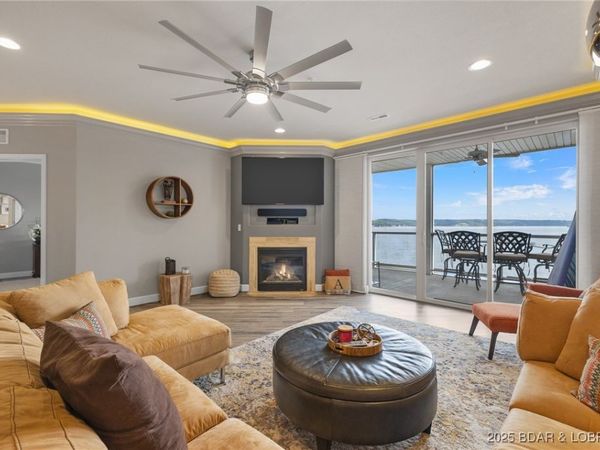 100 Trinity Pointe Drive, Unit 2L, Camdenton, MO 65020