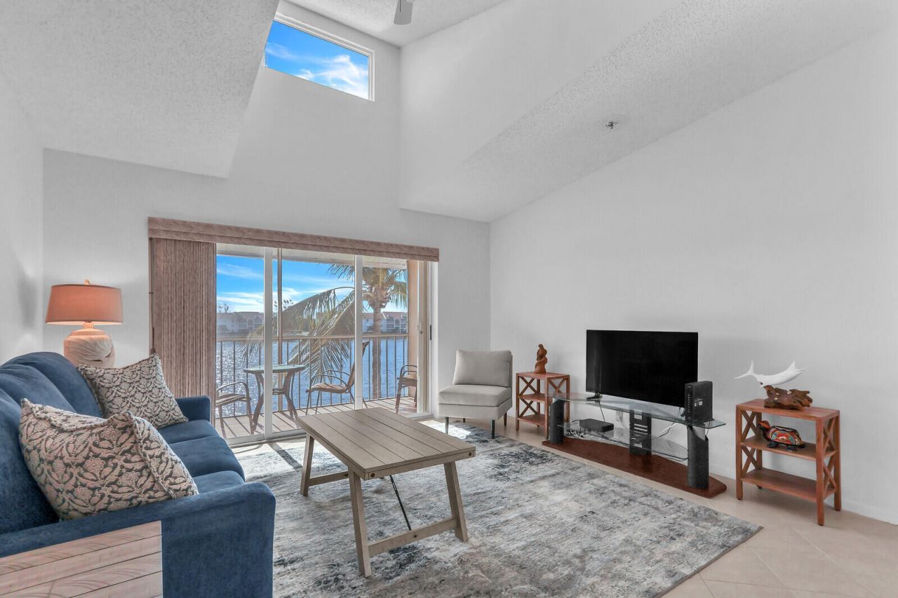 4468 NE Ocean Boulevard, Unit F-3, Jensen Beach, FL 34957 Photo