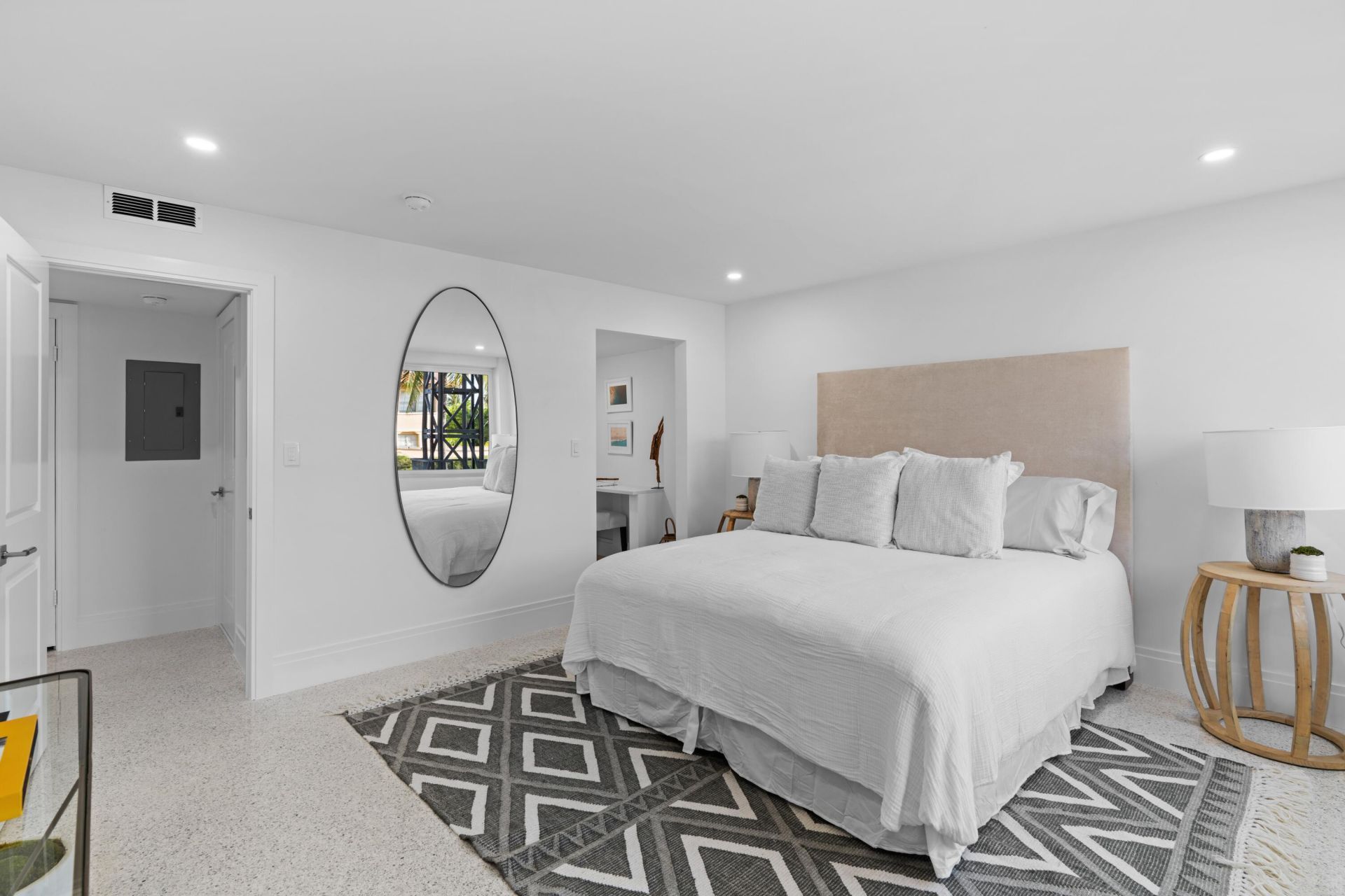 170 N Ocean Boulevard, Unit 208, Palm Beach, FL 33480 Photo