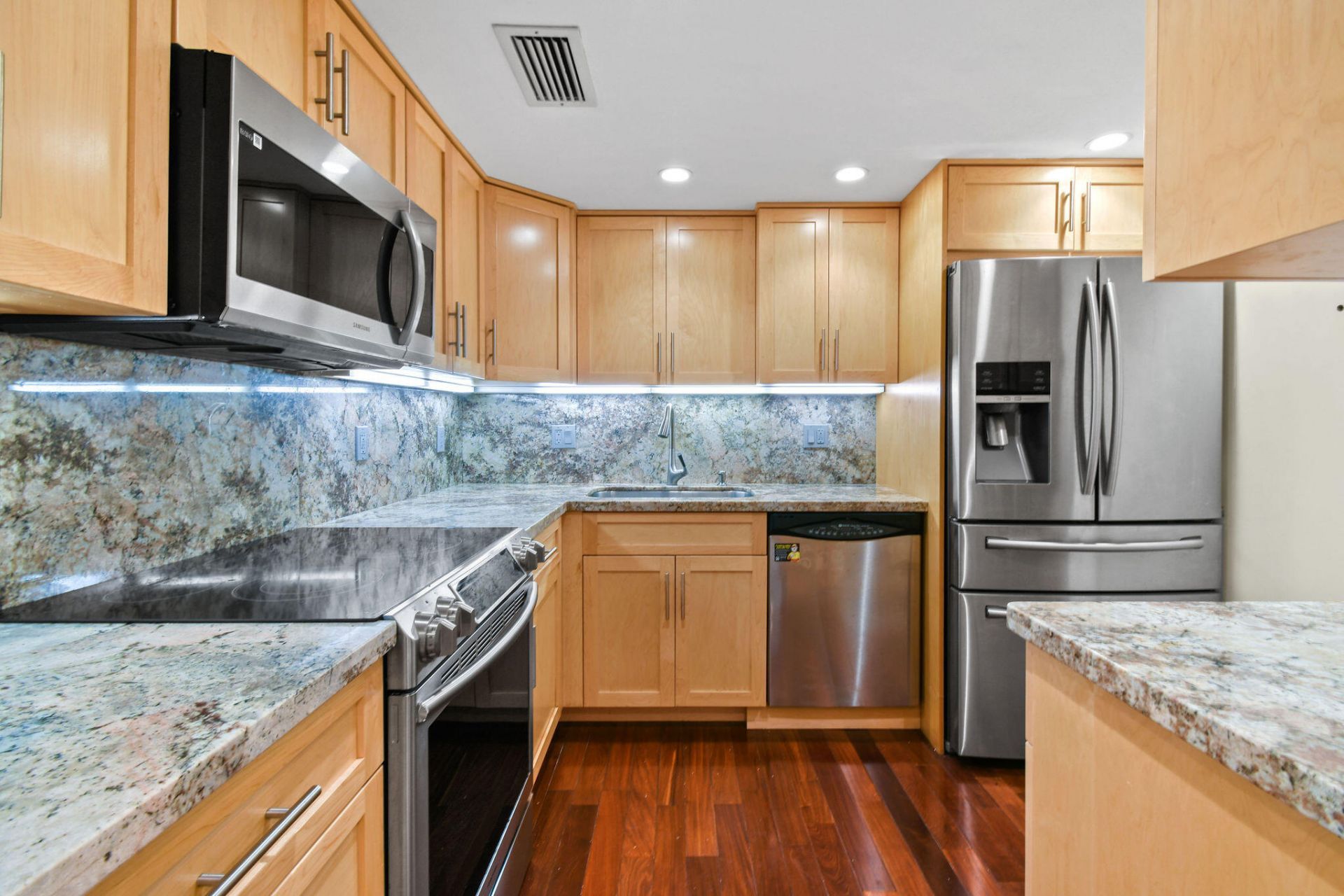 226 Brazilian Avenue, Unit 2 D, Palm Beach, FL 33480 Photo